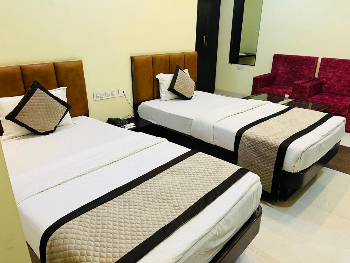 Jmc Hotel Lavish Akolia Εξωτερικό φωτογραφία