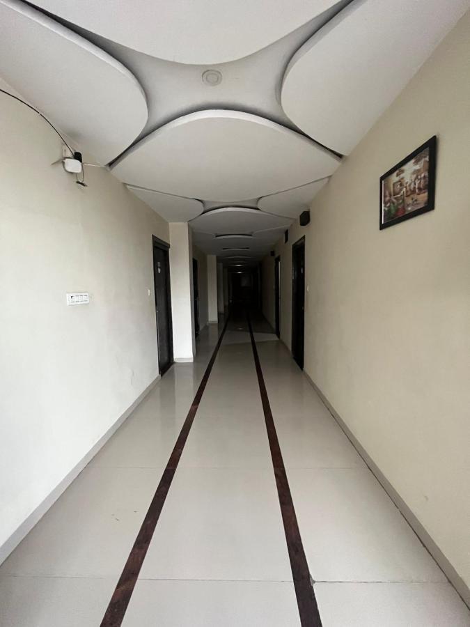 Jmc Hotel Lavish Akolia Εξωτερικό φωτογραφία